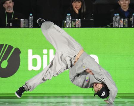 ブレイクダンス女子で湯浅がＶ 世界選手権、男子半井は準優勝