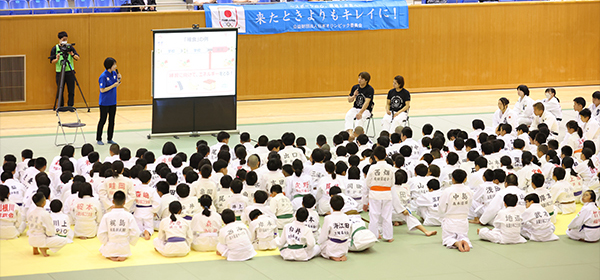阿部一二三選手・詩選手が子供たちと柔道で交流「ABE CUP 2023 -JUDO School＆Friendly Match-」を開催