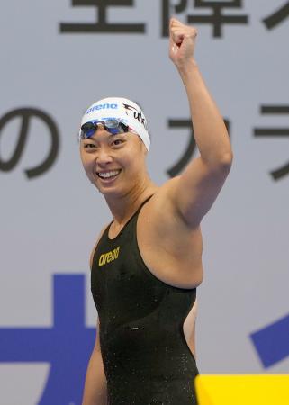 成年女子１００メートル平泳ぎで優勝した福岡・鈴木聡美＝ＳＡＧＡサンライズパーク水泳場（共同）