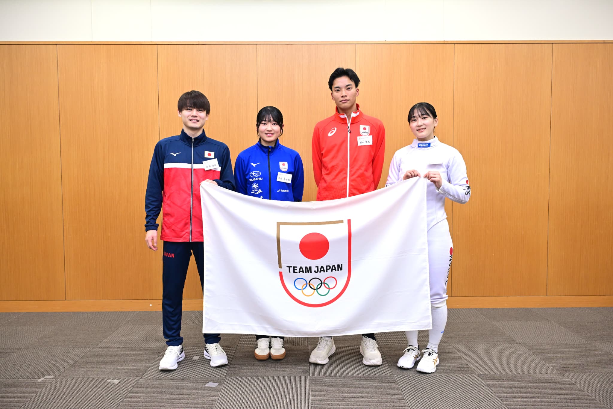 登壇してプレゼンを行ったアスリートたち（写真：アフロスポーツ）