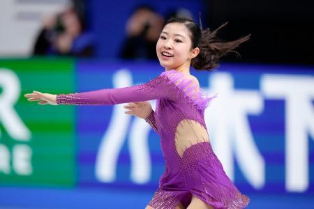 女子ＳＰ　演技する千葉百音＝ＩＧアリーナ