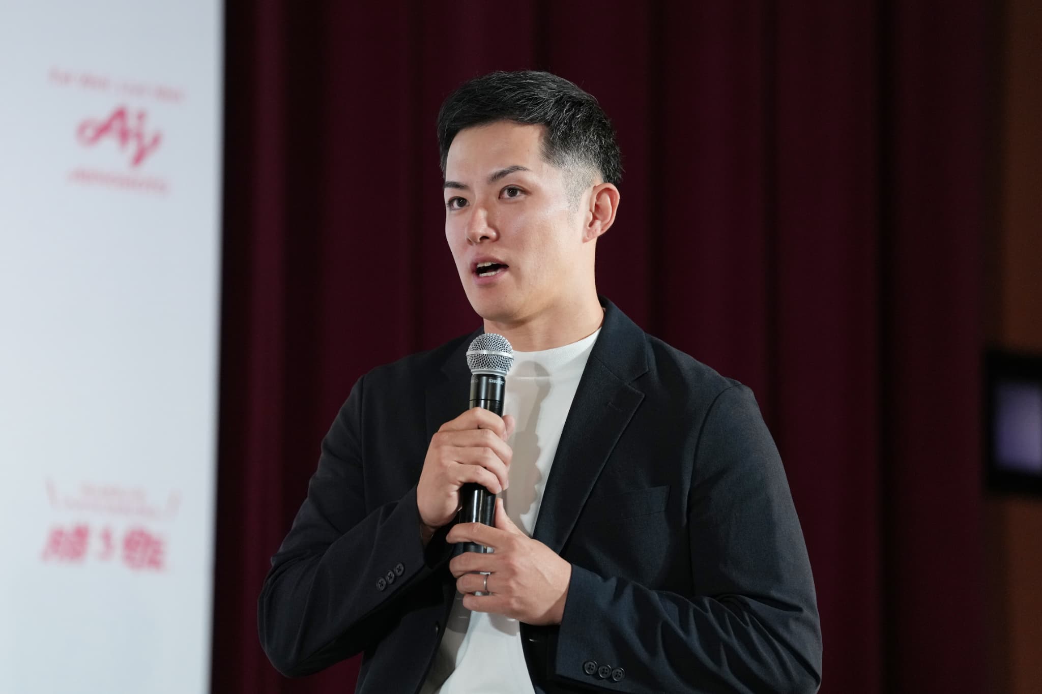 トークセッションに登壇した小須田潤太選手（写真：アフロスポーツ）