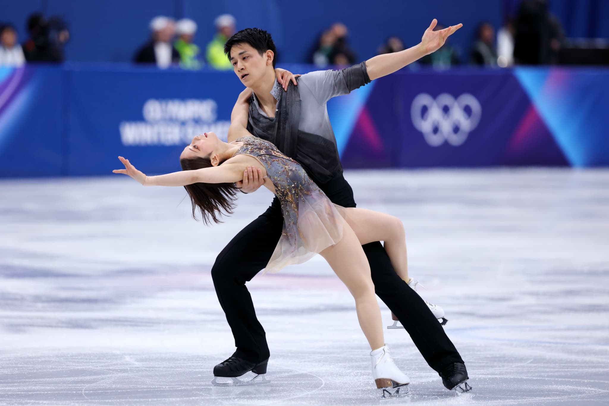 演技を披露する三浦選手と木原選手（写真：西村尚己／アフロスポーツ）