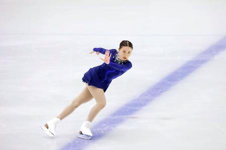 ジュニア女子ショートプログラムで演技する金沢純禾＝木下カンセーアイスアリーナ