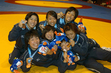 【イズミル大会・レスリング女子】日本女子金メダル4個、銀メダル1個、銅メダル1個獲得！
