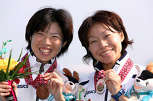【陸上競技・女子マラソン】嶋原選手が銀、小幡選手が銅メダルを獲得！
